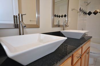 Vessel sinks